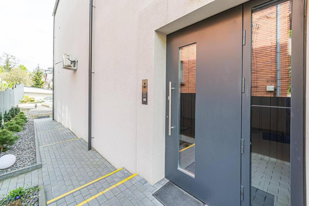 Sky Apartment With Free Parking And Balcony & Ac Κάουνας Εξωτερικό φωτογραφία