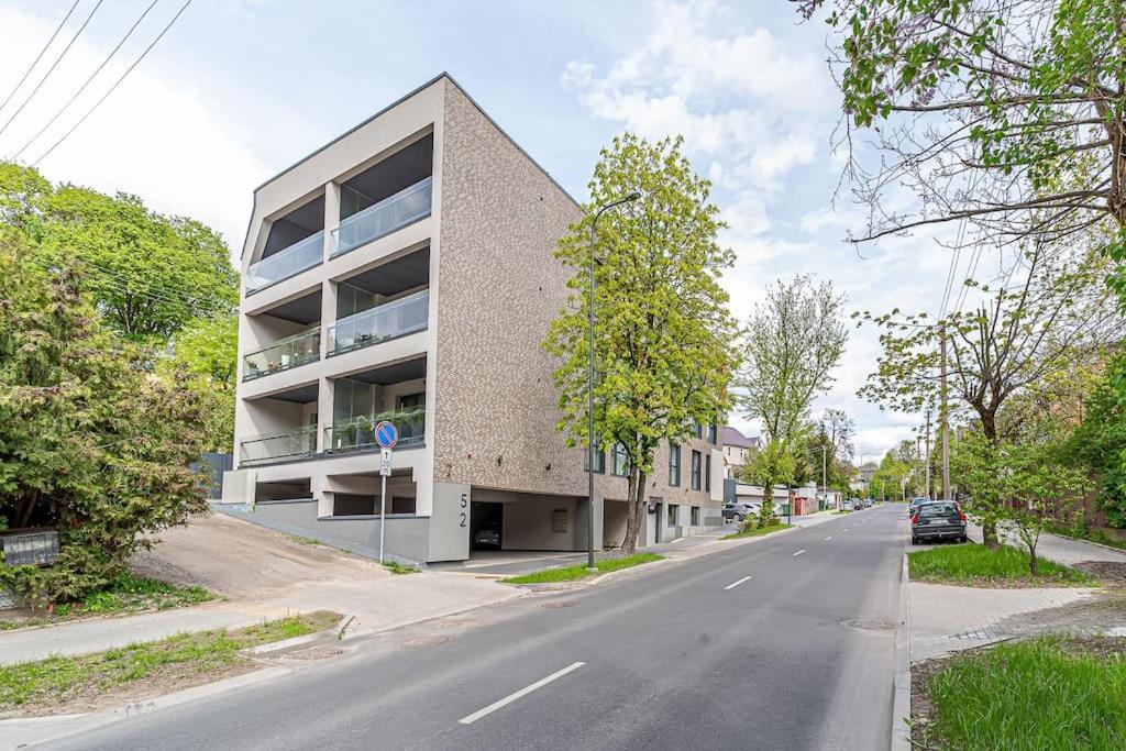 Sky Apartment With Free Parking And Balcony & Ac Κάουνας Εξωτερικό φωτογραφία