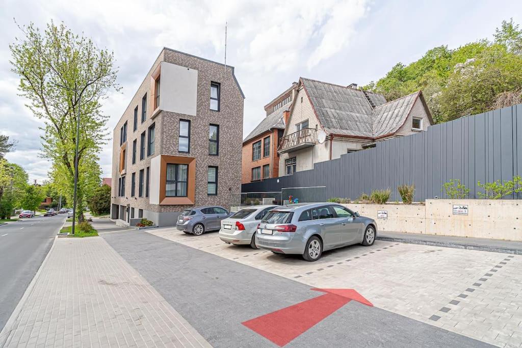 Sky Apartment With Free Parking And Balcony & Ac Κάουνας Εξωτερικό φωτογραφία