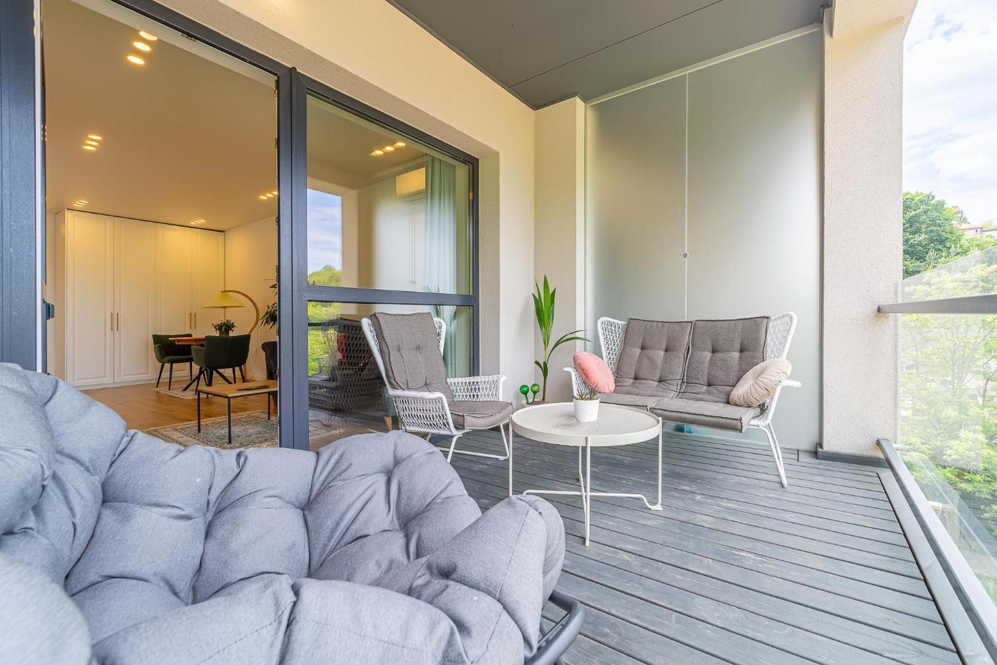 Sky Apartment With Free Parking And Balcony & Ac Κάουνας Εξωτερικό φωτογραφία